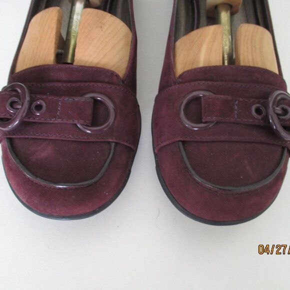 Kenneth Cole Reaction Womens Plum Suede Flat Loafer - Size 6M - Picture 6 of 10
